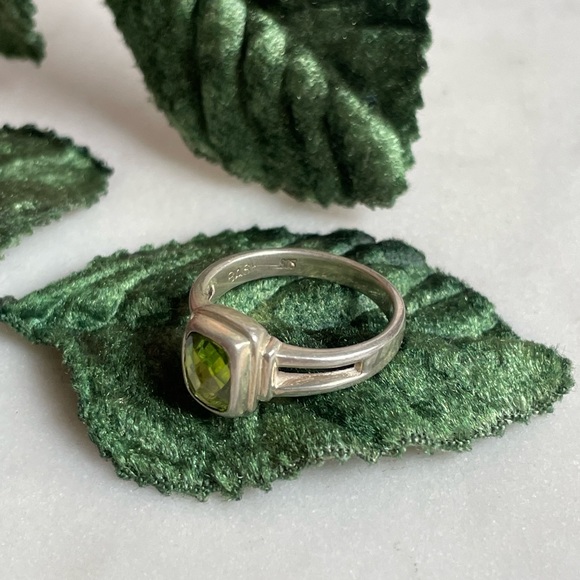 Bask | Silver Faceted Peridot Ring | 7 - Picture 4 of 14